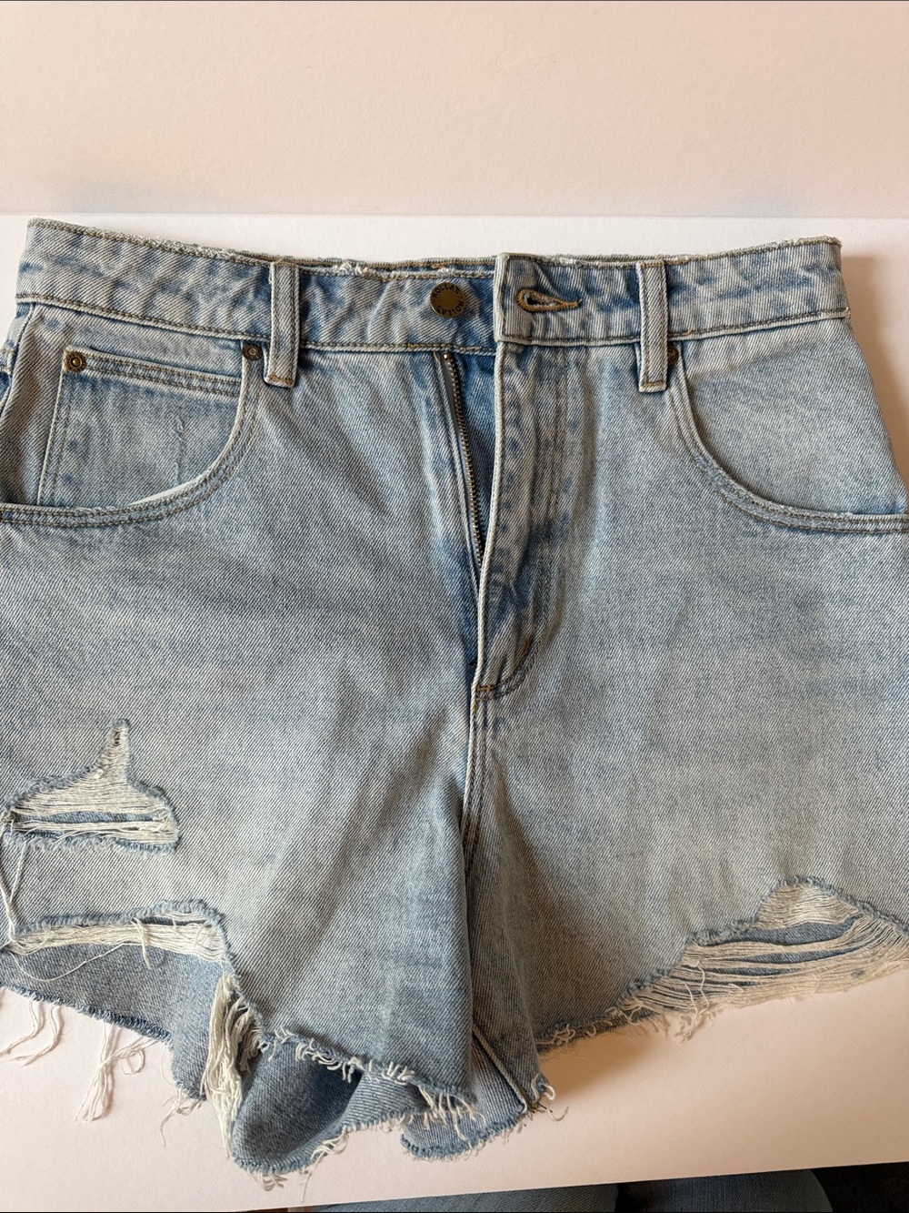 Rolls mirage high rise Light Blue Distressed Denim Women's Shorts size 28
